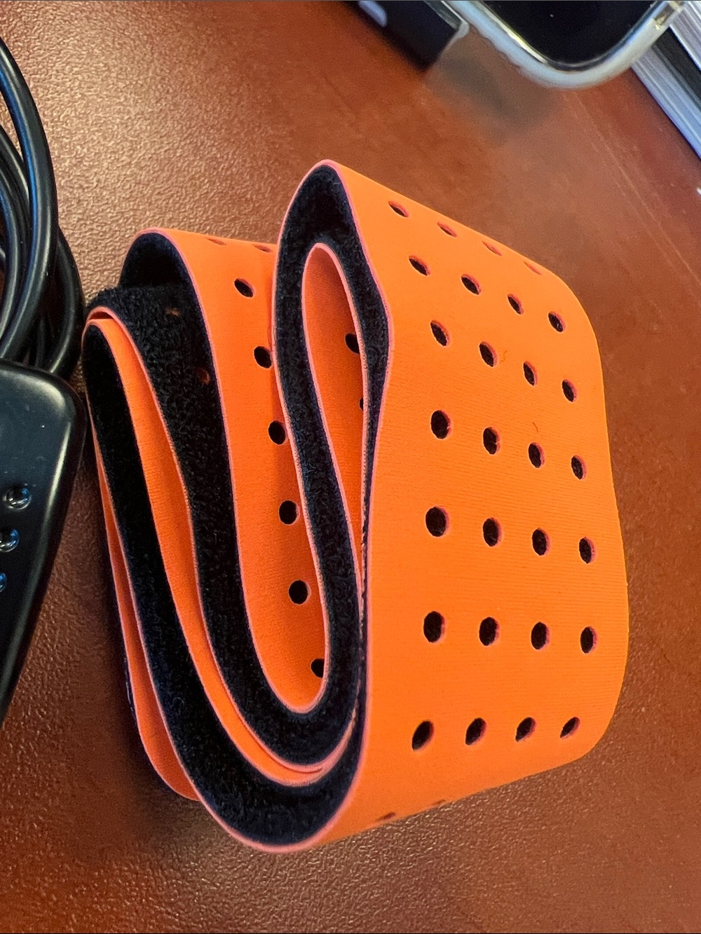 Orangetheory OT Beat Flex Armband Heart Rate Monitor with USB Charger - Picture 2 of 7